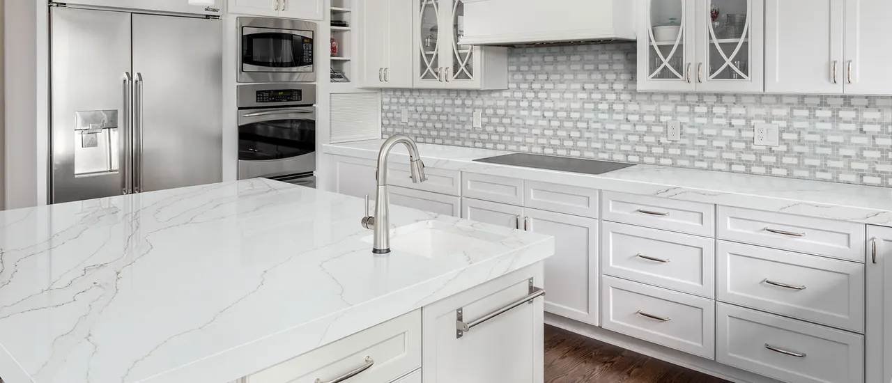 Calacatta Izaro Quartz Countertop in Kitchen