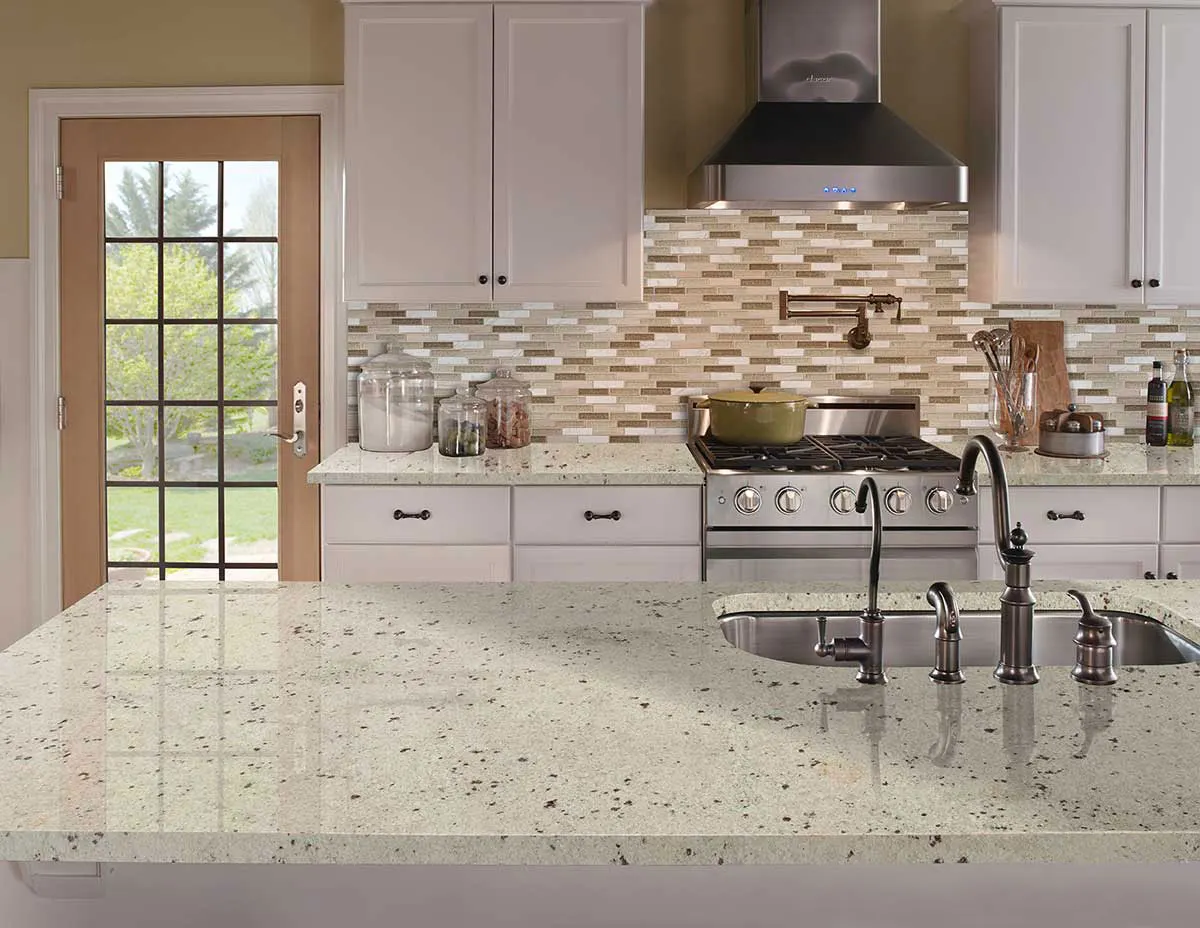 colonial-white-granite_crystal-cliffs-1x4x8mm-a