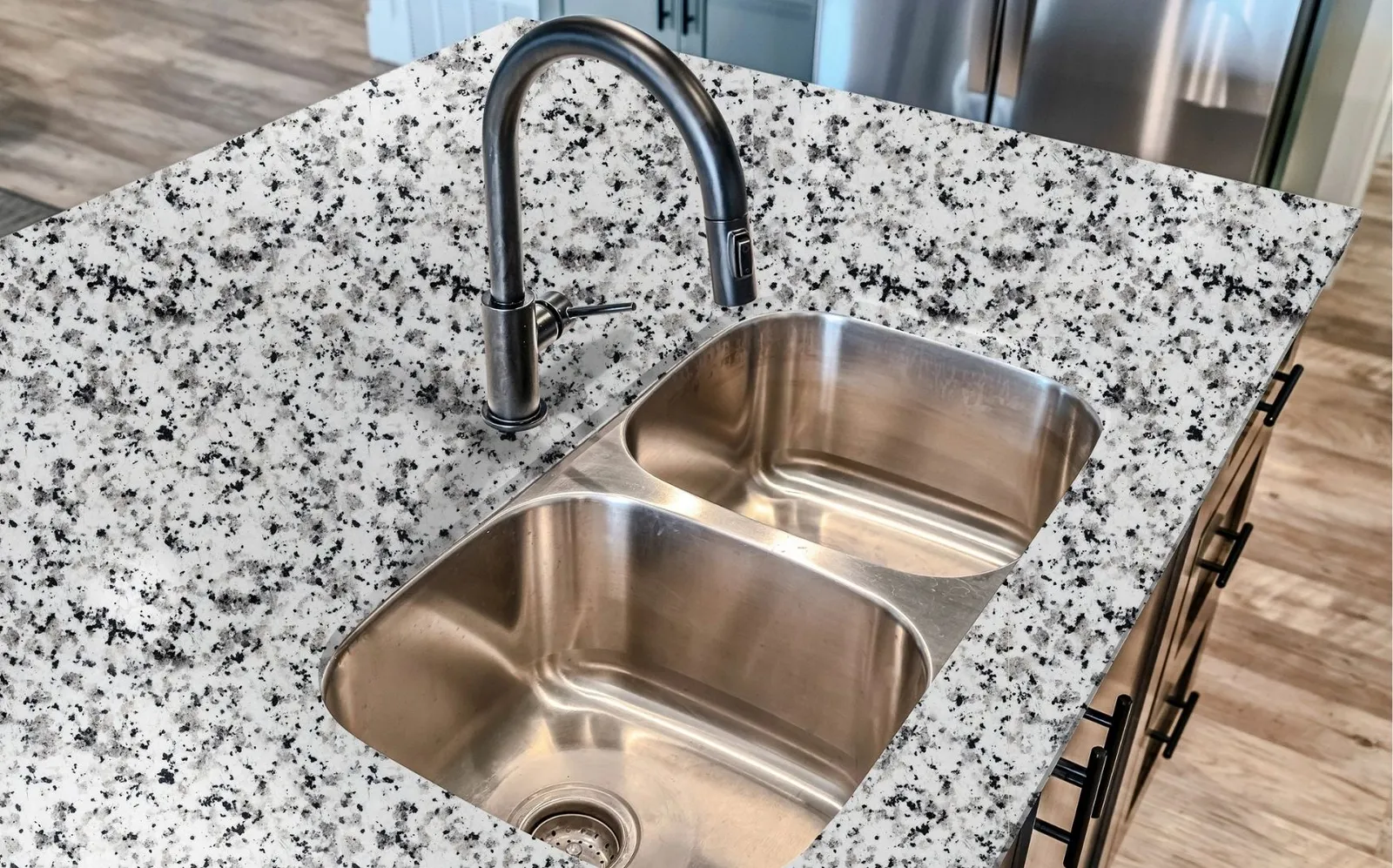 Luna Pearl Granite